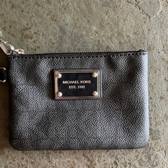 NWOT Michael Kors Small Black Wristlet - Picture 7 of 15